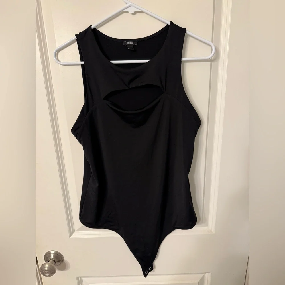 Nwot EXPRESS Body Contour Chest Cutout Black Bodysuit - Picture 2 of 4